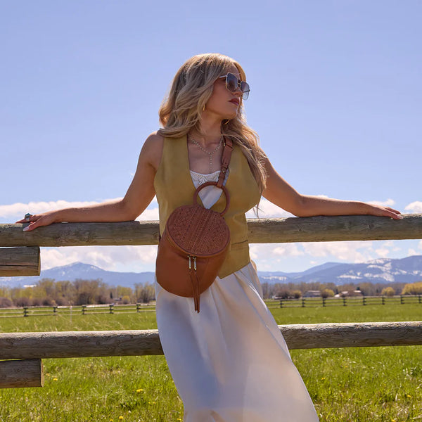 HOBO Sheila Sling |Harvest Wheat