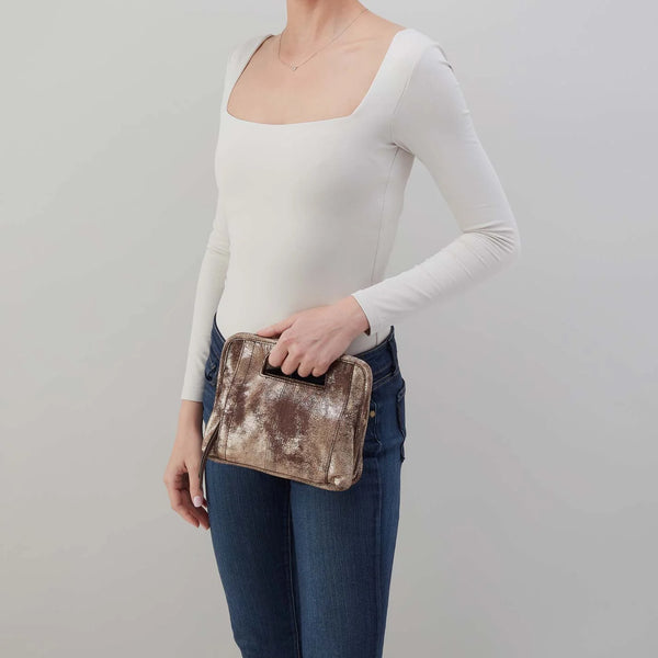 HOBO Ace Clutch Metallic Leather | Cocoa Platinum