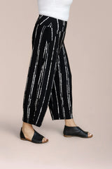 Sympli Narrow Lantern Pant Print | Cecily Black
